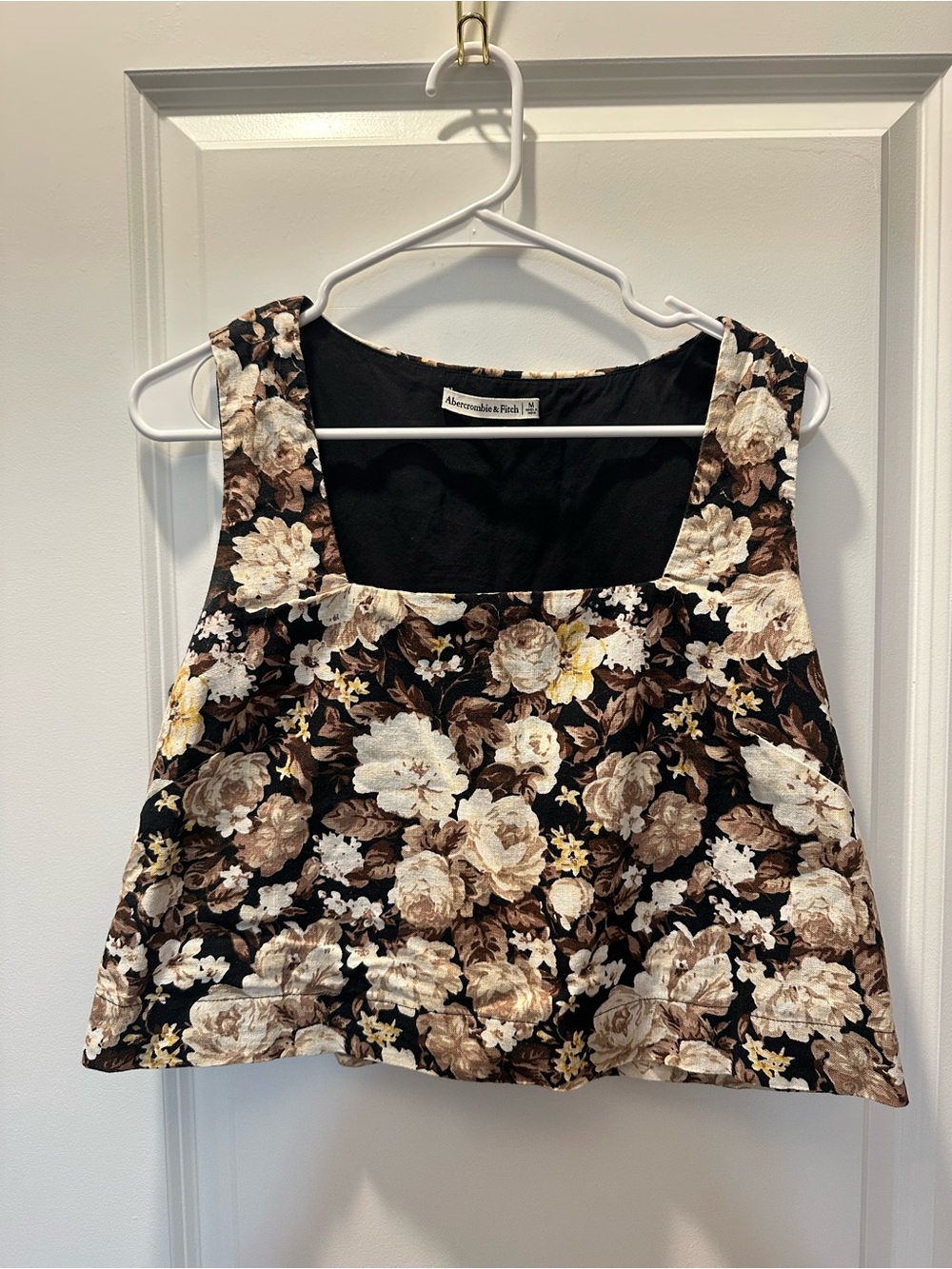 Abercrombie & Fitch Floral Square-Neck Short Sleeve Top in Black size M